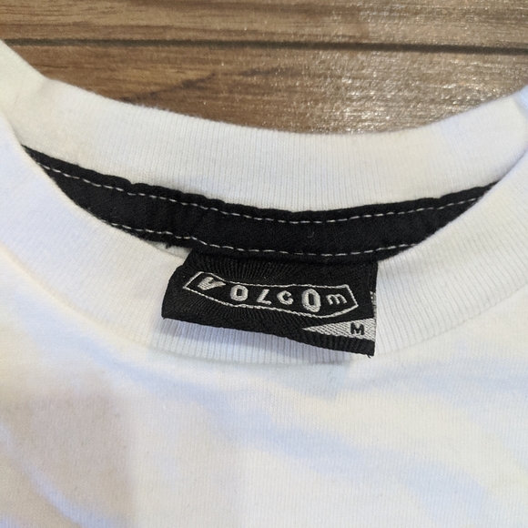 Youth medium Volcom tshirt - Picture 2 of 3